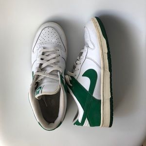 Green and white nike dunks